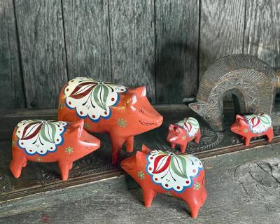 Dala Pigs