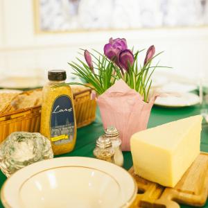 Image of Pea Soup Table