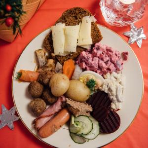 Julbord Dinner Plate American Swedish Julbord Dinner Plate American Swedish