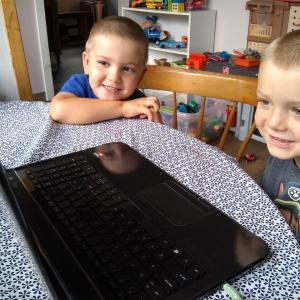 Kids and laptop